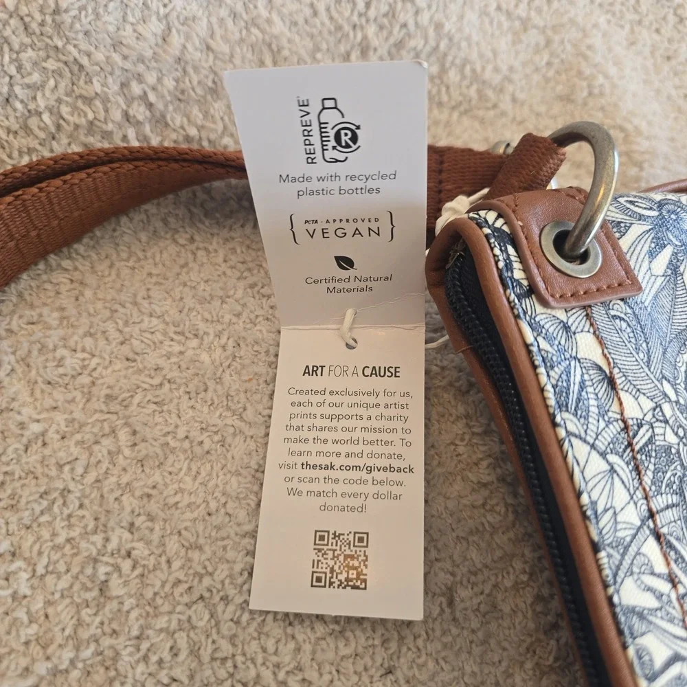 Sakroots Artist Circle Flat Crossbody Navy Spirit Desert Print Floral Purse‎ Bag